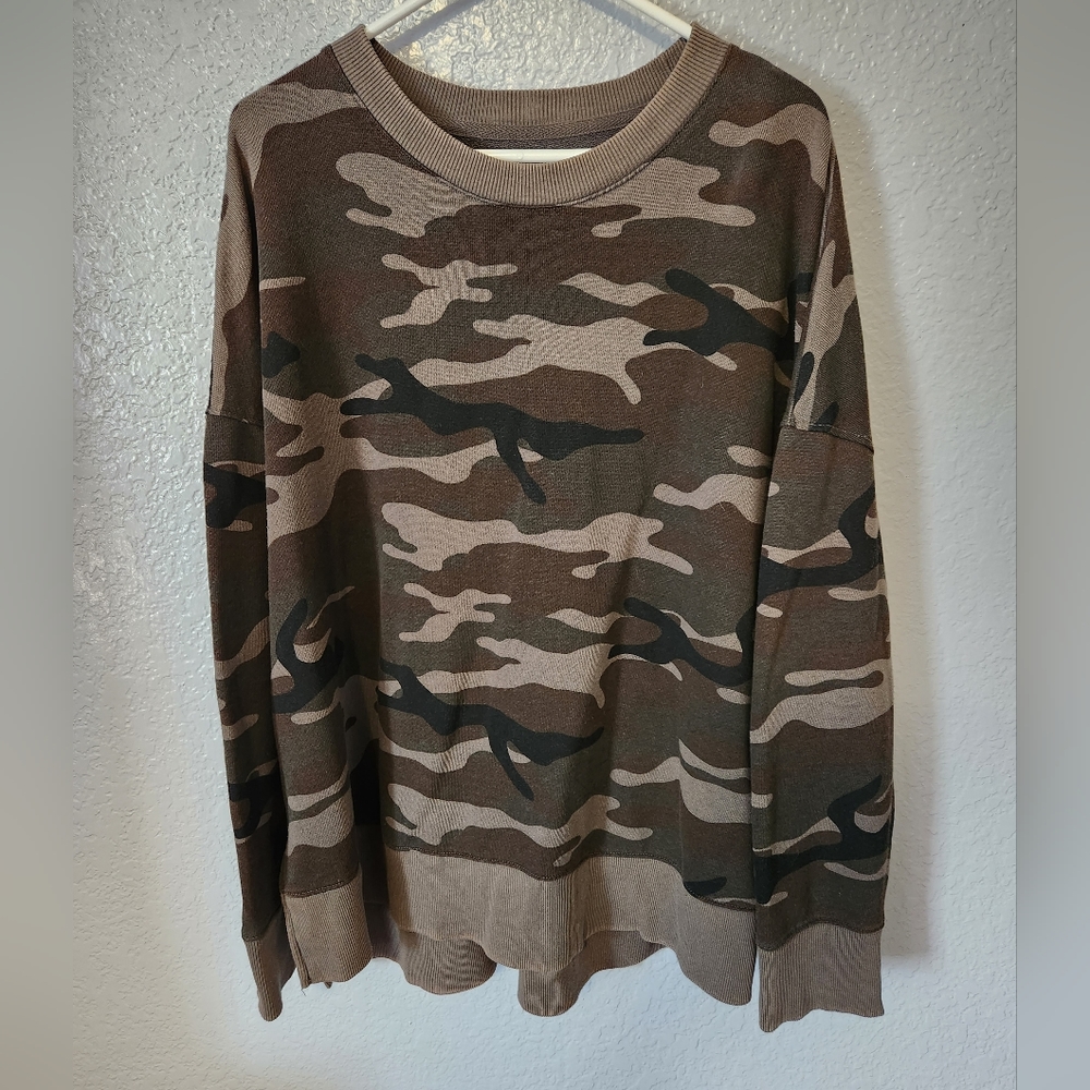 Camo sweatshirt